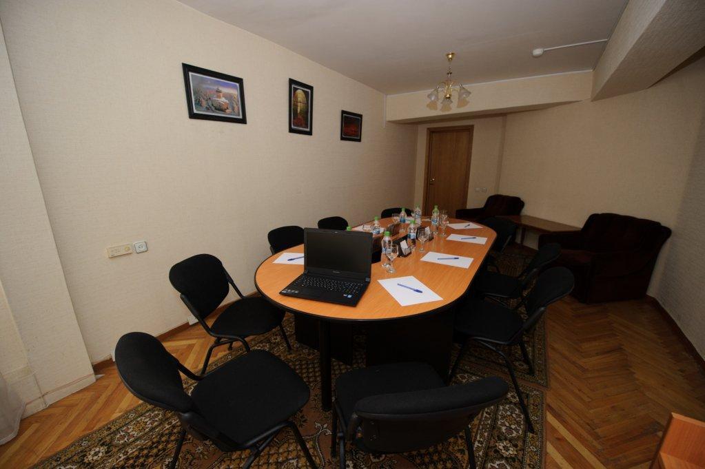 Dacia Hotel Кишинёв Экстерьер фото