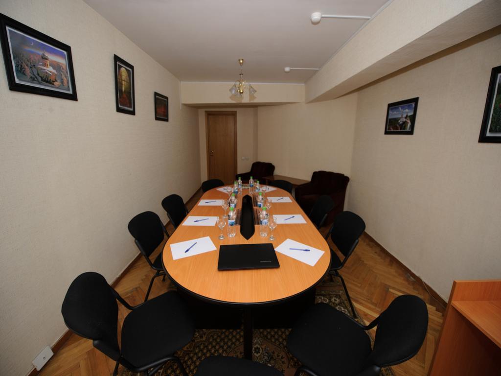 Dacia Hotel Кишинёв Экстерьер фото